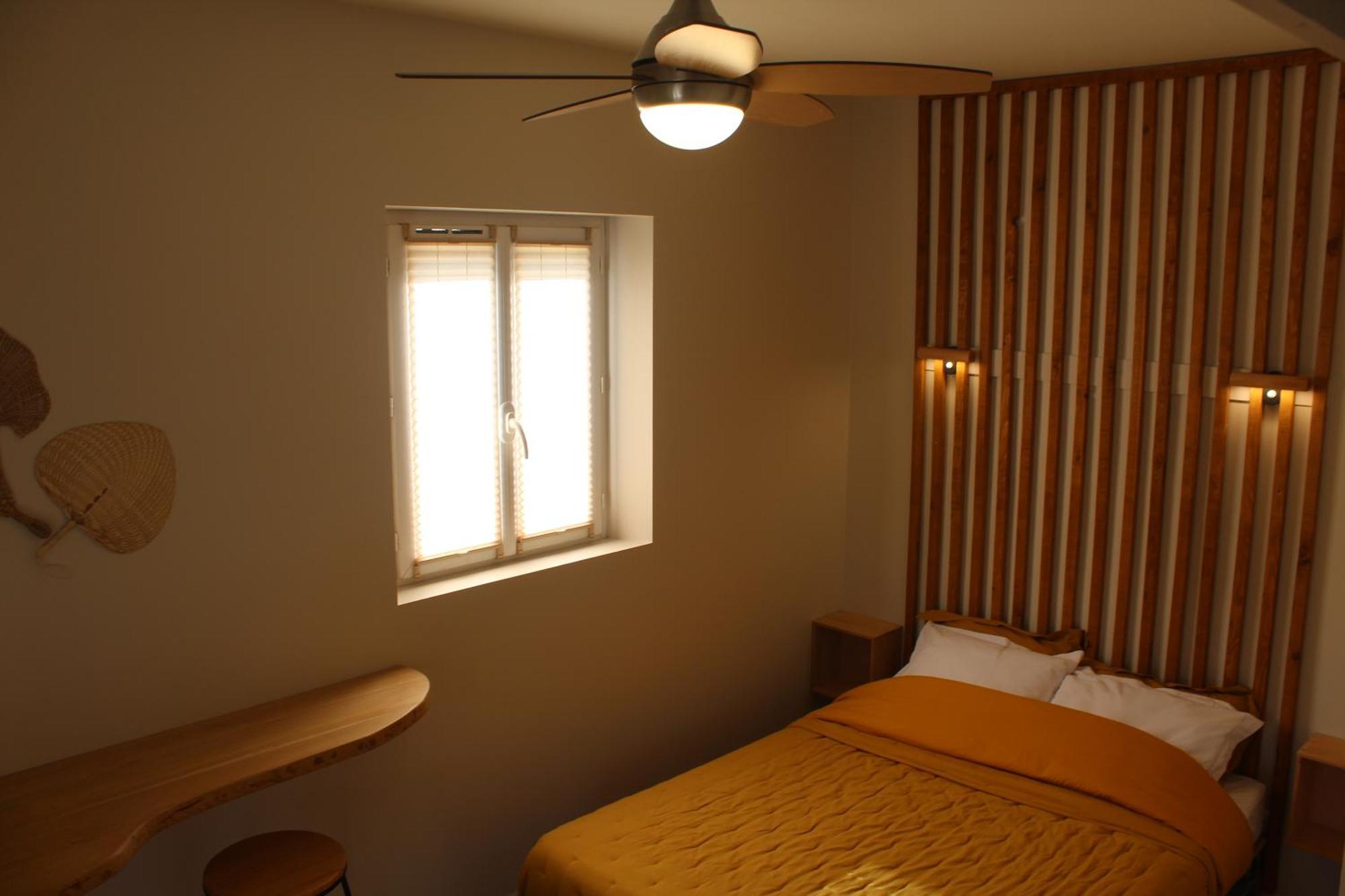 Mas Eva Hotel Mouries Bagian luar foto