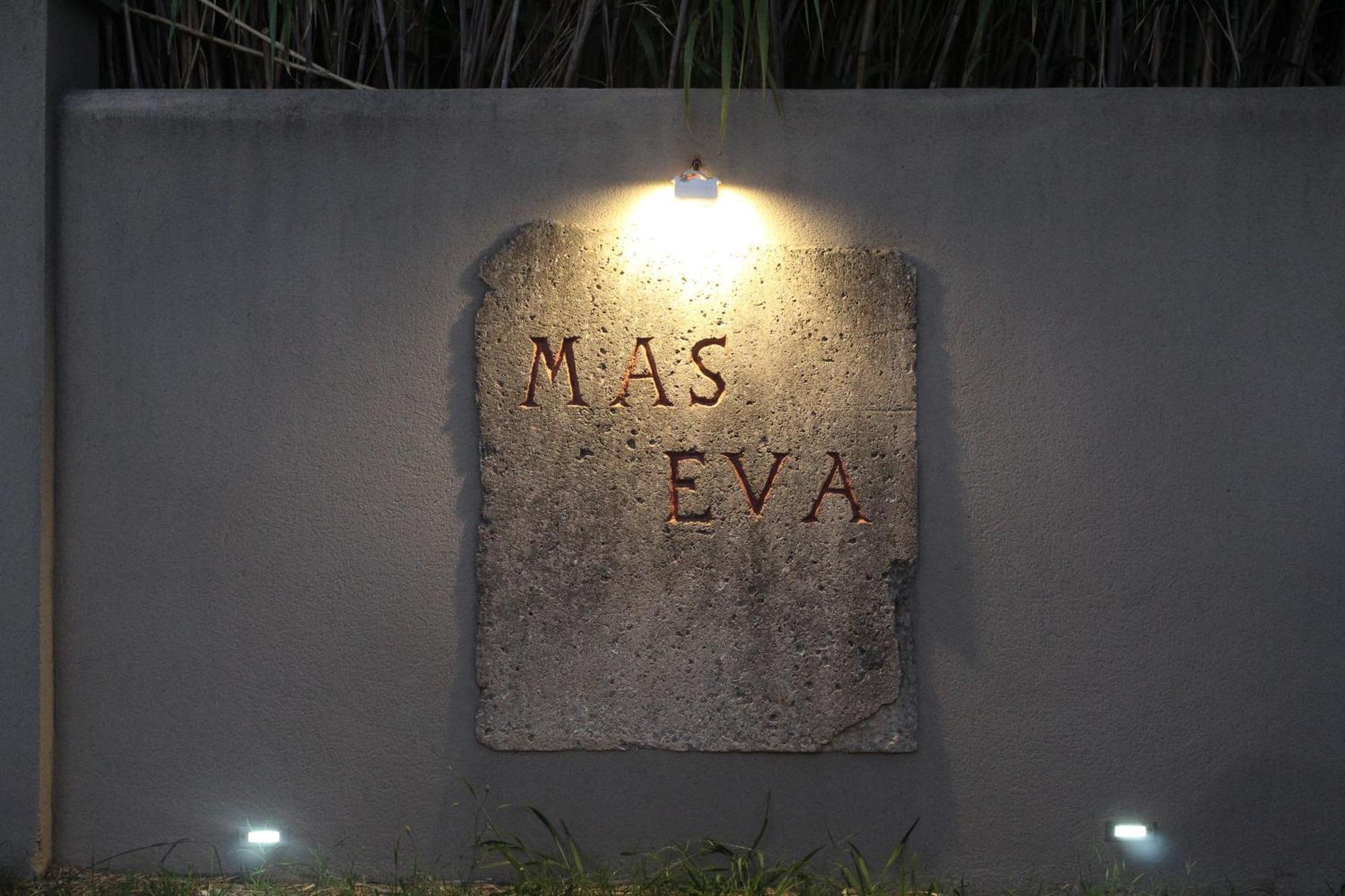 Mas Eva Hotel Mouries Bagian luar foto